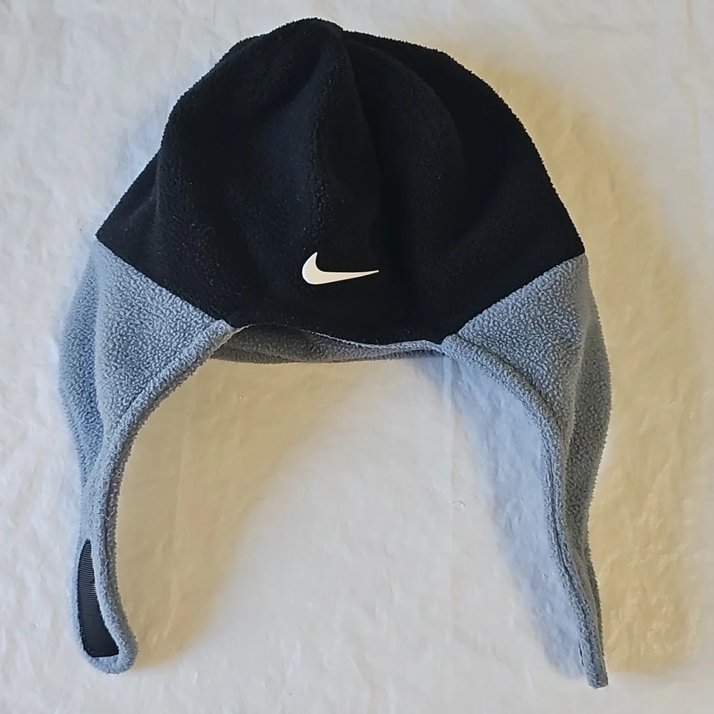 Nike Size Toddler Black Gray Fleece Beanie Hat with Chin Strap Used